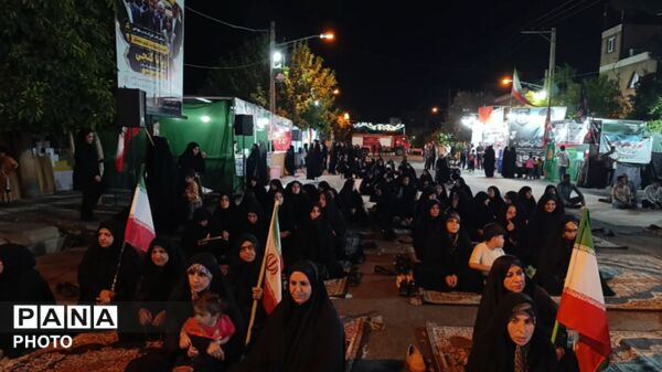 تجمع شبانه مردم هویزه ثانی شهرستان پلدختر در میدان بهشتی