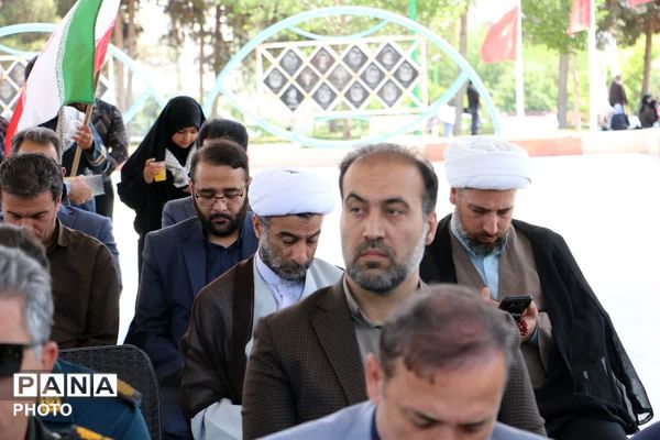 گرامی داشت مقام معلم و آئین گلباران مزار شهدای گمنام