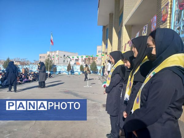 مراسم چهل وششمین سالگرد انقلاب اسلامی در دبیرستان فرهنگ مرحوم فخرایی