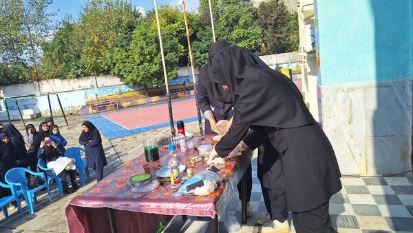 تربیت دانش‌آموز کنجکاو با آزمایش در مدرسه 