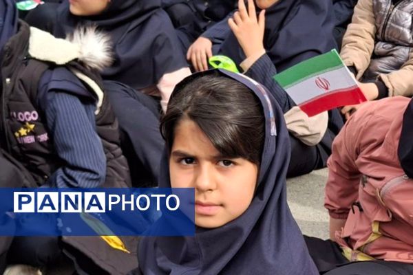 از کلاس درس تا شکوه انقلاب؛ شور دانش آموزی،  شور فجر