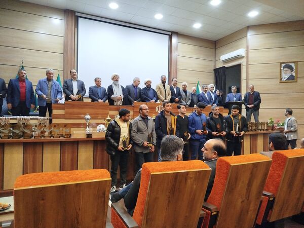 آیین تجلیل از برترین‌های فوتبال و فوتسال شهرستان کاشمر 