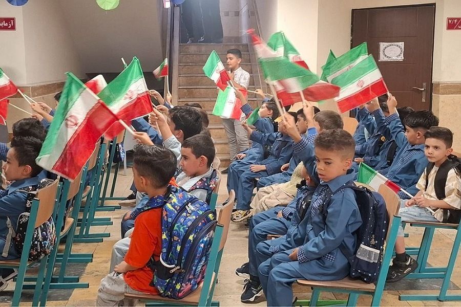 جشن کلاس اولی ها در دبستان باقرالعلوم ناحیه یک شهرری