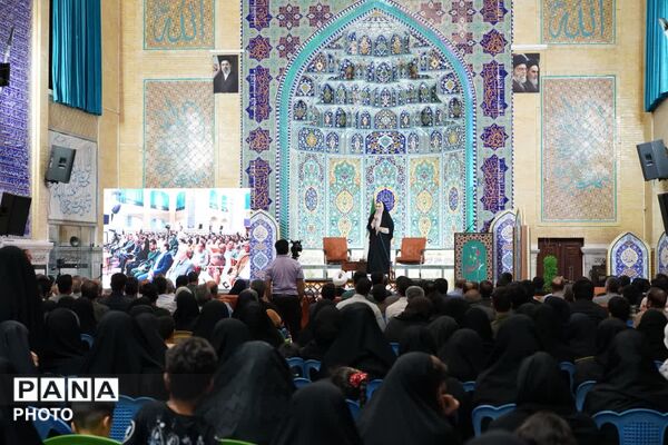 مراسم گرامیداشت مقام معلم در شهرستان بم
