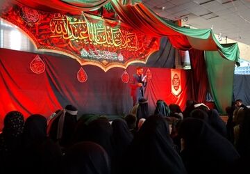 طنین روضه های امام حسین (ع) در مسجد جامع شهرستان درگزین