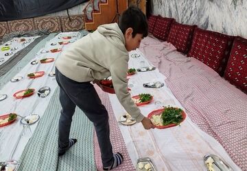 سفره های ساده افطاری در شهر بار نیشابور
