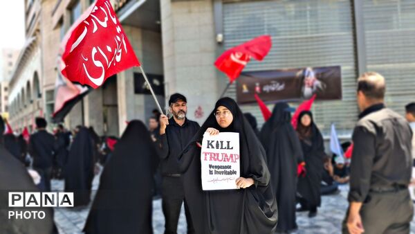 تشییع باشکوه پیکر مطهر رهبر شهید انقلاب اسلامی در مشهد