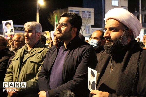 جاجرمی‌ها با شور و حضور بی‌نظیر پای این انقلاب ایستاده‌اند