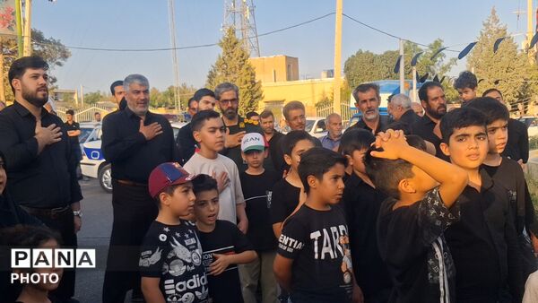 نوجوانان عاشورایی کوهپایه هم‌نوا با کاروان کربلا در «احلی من العسل»