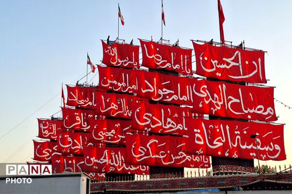 حماسه حضور مردم ایران در مراسم تشییع رهبر شهید