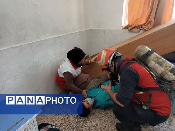 برگزاری مانور «زلزله و ایمنی» زیر بارش رحمت الهی