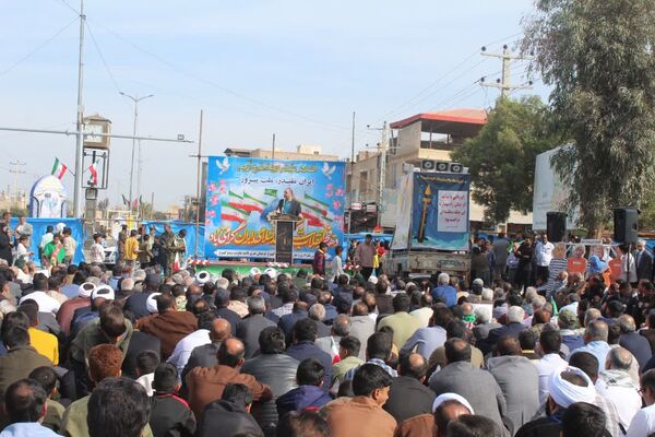 حماسه‌آفرینی فرهنگیان و دانش‌آموزان کهنوجی در جشن سالگرد انقلاب اسلامی