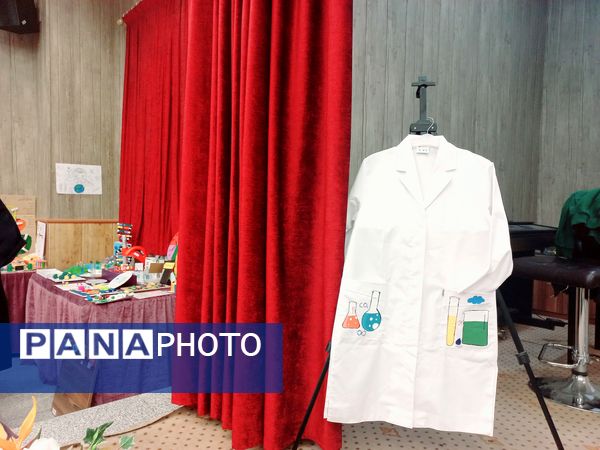 نمایشگاه دست‌سازه در دبیرستان مصلی نزاد حضرت زهرا(س) ناحیه سه