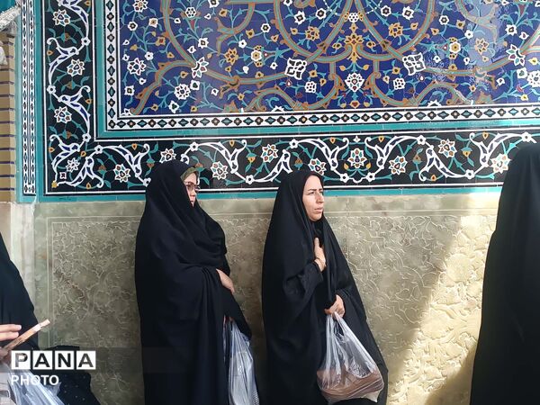 عزاداری زائران حرم حضرت معصومه(س) در روز اربعین