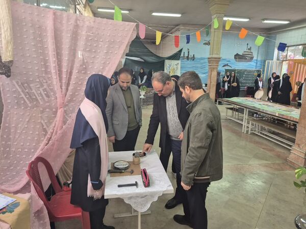 هفته ماها، فرصتی برای درخشش استعدادهای هنری دانش‌آموزان دبیرستان شهید همت