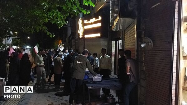 گذری بر چایخانه حوزه علمیه گلشن در هشتاد و پنجمین شب از اجتماعات مردمی نیشابور 