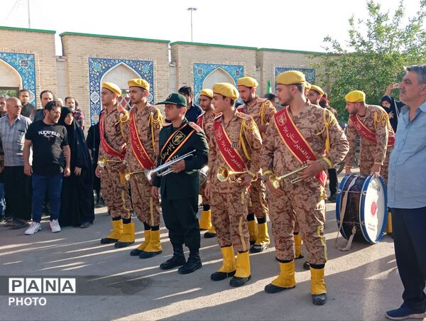 مراسم خاکسپاری شهیده دانش‌آموز «فاطمه موحدان» در یزد