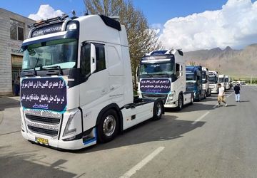 کاروان همدلی از دل کوه تا کرانه‌ی دریا/توره با بندرعباس هم‌نفس شد