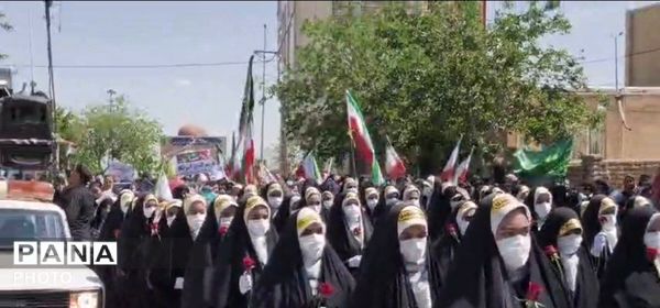 رزمایش بانوان جانفدای ایران در شهر آوه