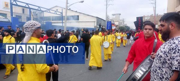 استقبال عزاداران حسینی از کاروان نمادین اسرای کربلا در قم