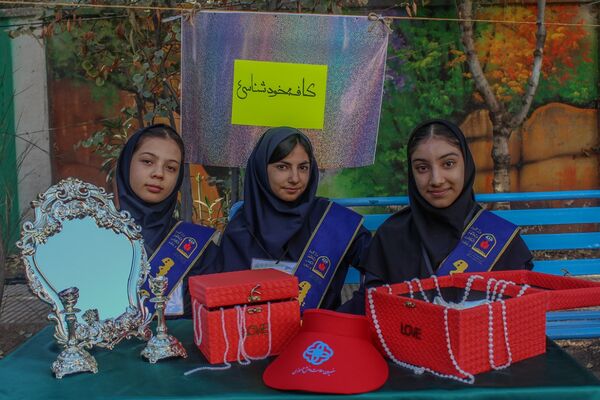 آیین بزرگداشت هفته بهداشت روان و انتخابات همیار مشاوران