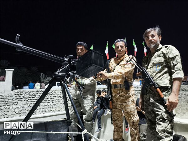 حضور پرشور مردم و یگان‌های رزمی بسیج در رزمایش «جانفدایان» سندرک