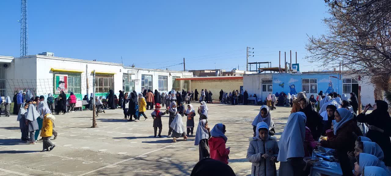  بازارچه مدرسه شهید نجفی فدافن کاشمر