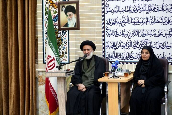 امیدوارم در دوره وزارت شما آرزوی دیرینه پیوستن استان به خطوط ریلی کشور محقق شود 