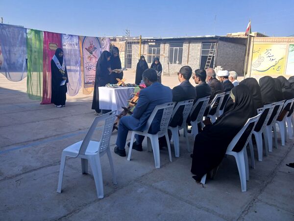 گرامیداشت هفته قرآن، عترت و نماز در آموزشگاه مرحوم صفری شهرستان خلیل آباد