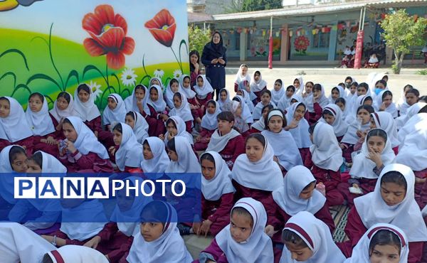 جشن و سرور با نمایش عروسکی و مسابقه در مدرسه شهید ابراهیم تنیده 