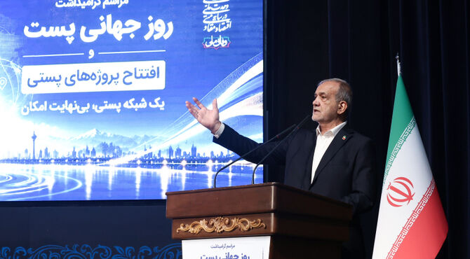 هرگز در برابر زورگویی دشمنان سر خم نخواهیم کرد/ با کمک مردم خواهیم توانست بر همه مشکلات غلبه کنیم