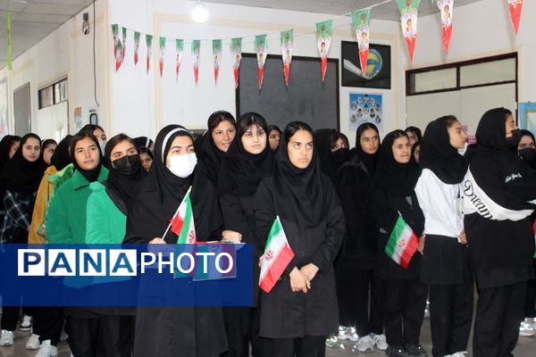 نواخته شدن زنگ انقلاب در هنرستان فاطمه زهرا ( س) گچساران
