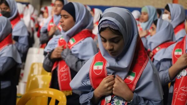 زنگ انقلاب نواخته شد