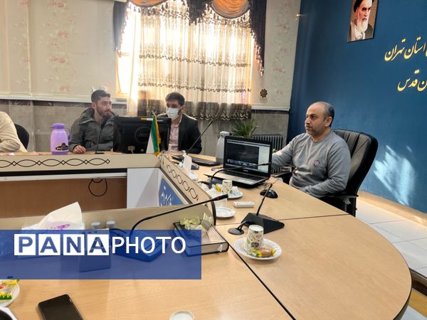 حضور فعال همکاران شهرستان قدس به صورت مجازی در دومین جلسه ستاد بزرگداشت دهه فجر  