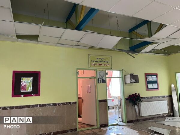 نیمکت‌های خالی، روایت‌های جهانی