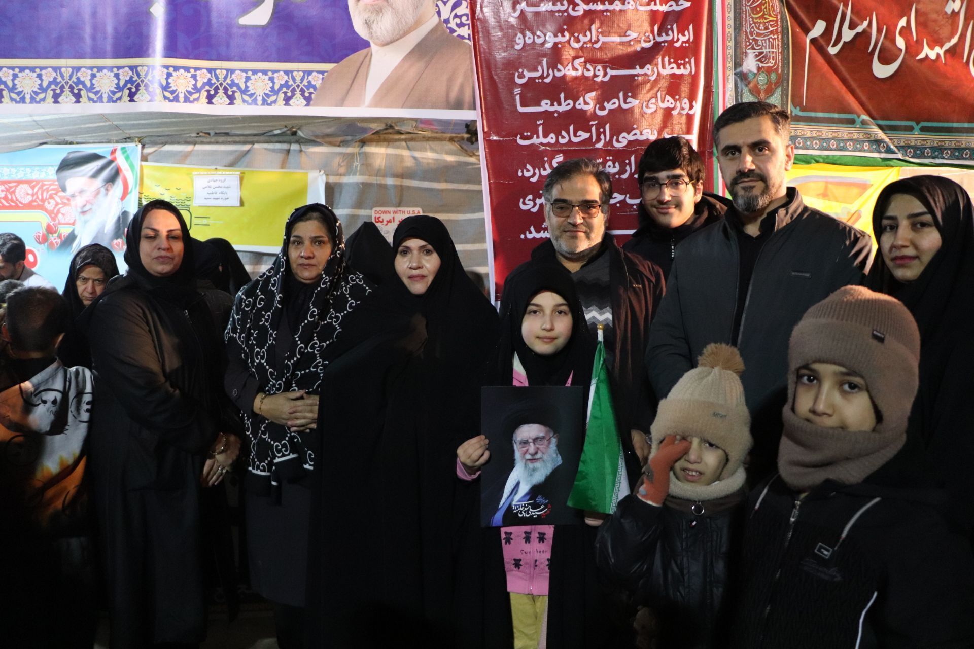 فریاد استکبارستیزی در شبِ جمهوری اسلامی 