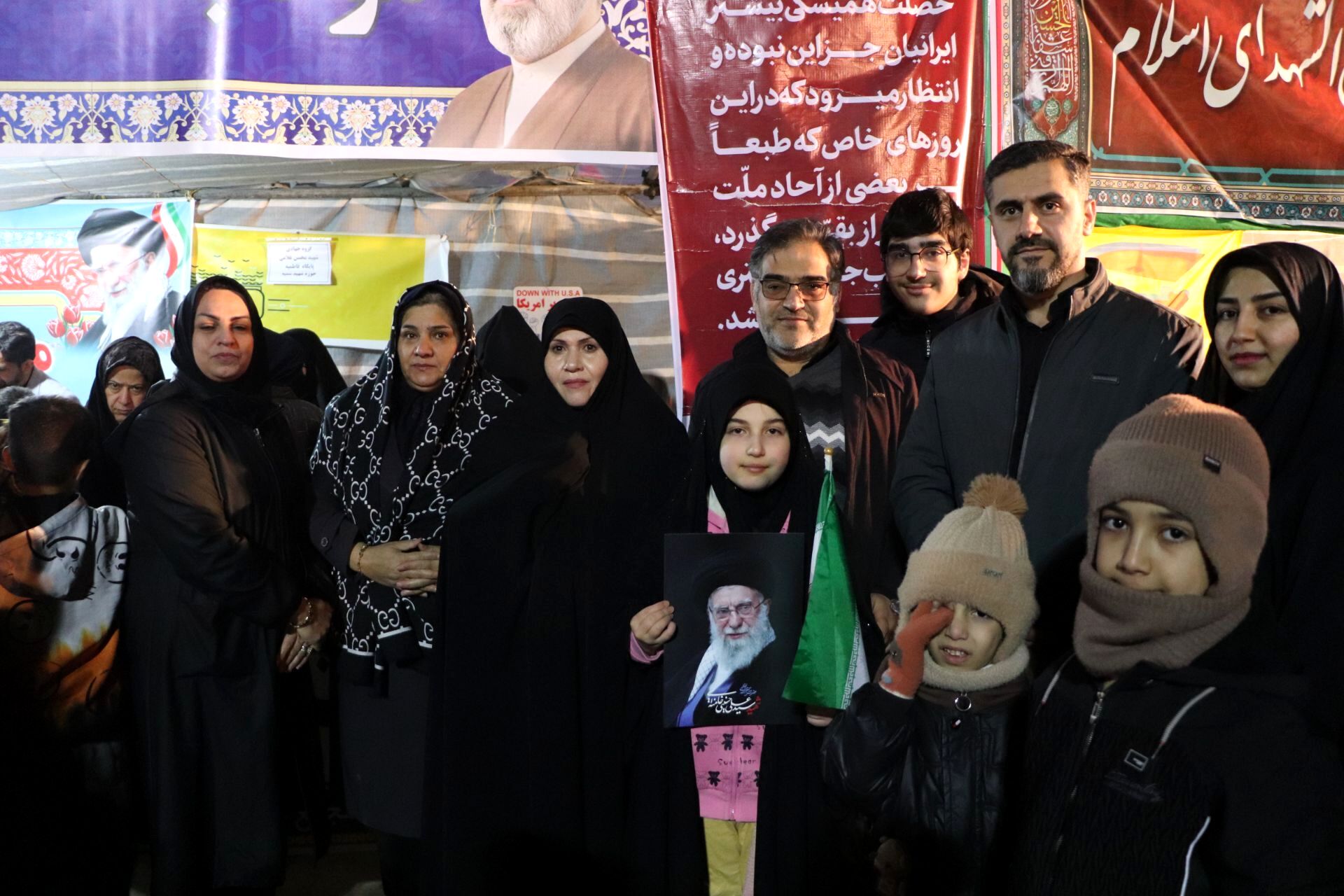 فریاد استکبارستیزی در شبِ جمهوری اسلامی 