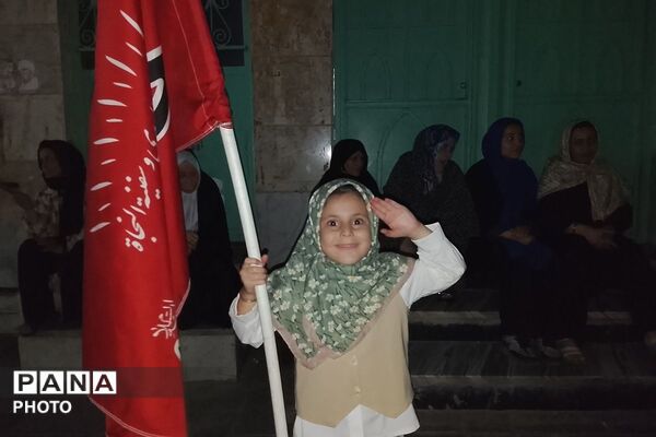 کوچک‌ترین حاضران شهرک انقلاب؛ کودکان در قاب یک اجتماع مردمی