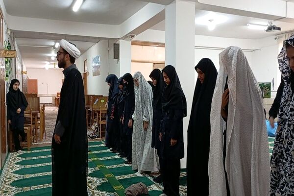 زنگ نماز در روز اول ماه مهر ۱۴۰۴در دبیرستان شهید مجید دهنوی نیشابور 
