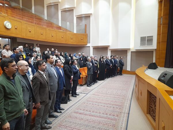 رونمایی از کتاب «نامه و باران و نور»