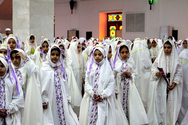 جشن تکلیف ۵۰۰۰ دانش‌آموز دختر بندرعباسی 