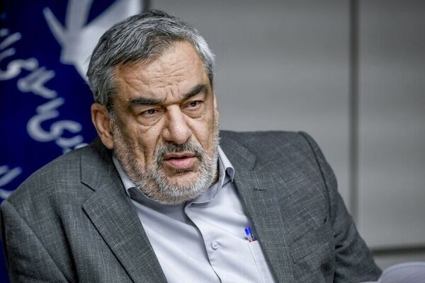 خبر منتشرشده درباره «قرارداد فروش نفت با مجوز وزیر نفت» را تکذیب می‌کنم
