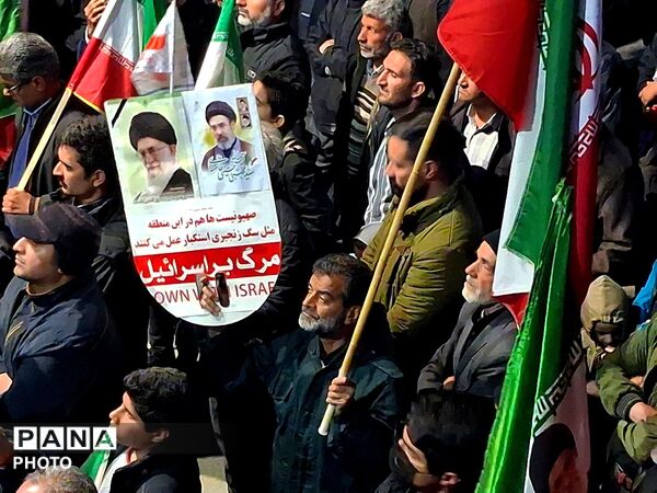 سی و سومین شب از انقلاب با شکوه مردم کاشمر