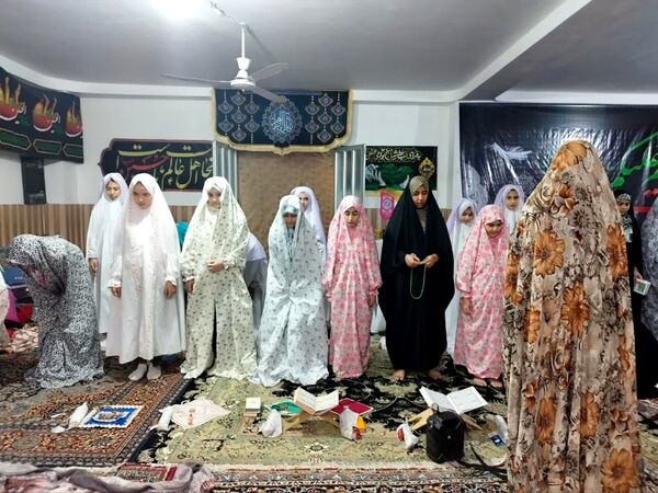 اعتکاف دانش‌آموزان دختر در مسجد سیدالشهدا شهرستان بجنورد 