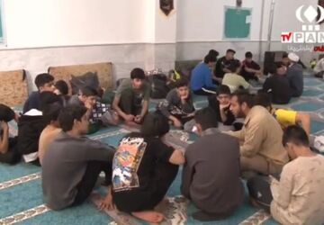 اعتکاف دانش‌آموزان پیشتاز شهرستان خرم‌آباد