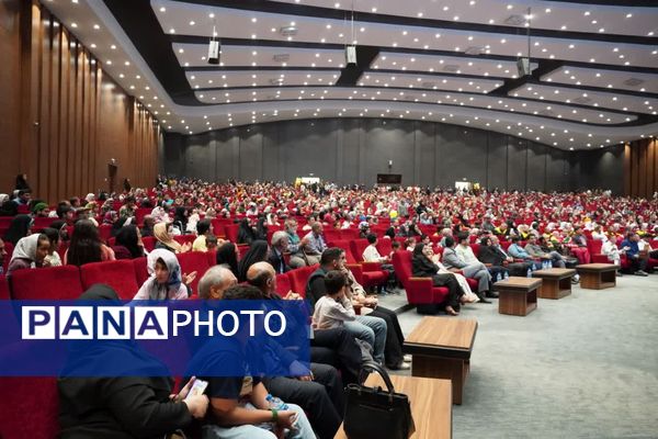 جشن بزرگ لبخند ویژه توانخواهان استان در بیرجند