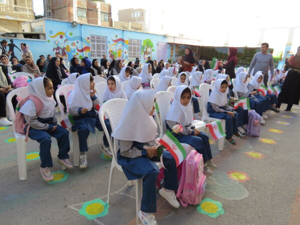 جشن شکوفه ها مدرسه ۱۷شهریور