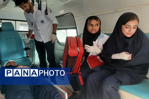 مانور دانش‌آموزی پدافند غیر عامل در شهرستان میناب