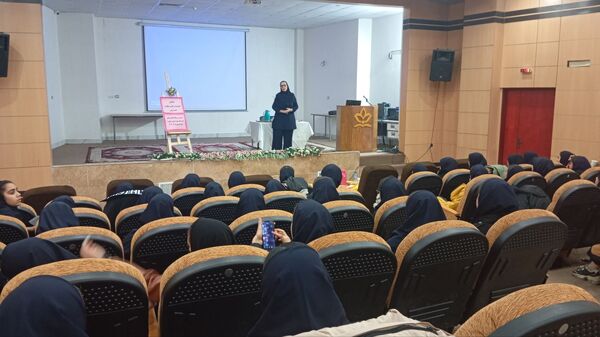 همایش  مدیریت زمان و مهارت تست زنی ویژه دانش آموزان پایه نهم دبیرستان نمونه وکیلی۱۰