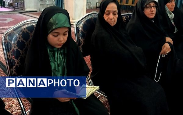 ویژه‌برنامه «روضه خورشید» ویژه خواهران در مسجد زینبیه اعظم زنجان برگزار شد